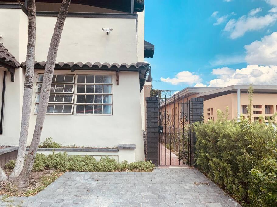 New Boutique, By Calle Ocho And South Beach! Apartamento